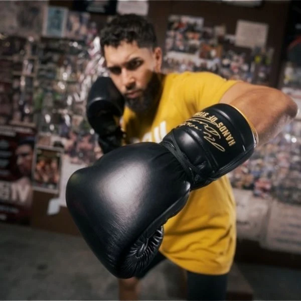 TITLE Boxing Roberto Duran Leather Sparring Gloves - Lace 6 TITLE Boxing Roberto Duran Leather Sparring Gloves - Lace - Image 4